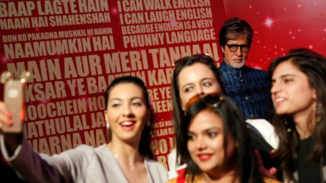 Patung lilin aktor Bollywood Amitabh Bachchan di Madame Tussauds, New Delhi