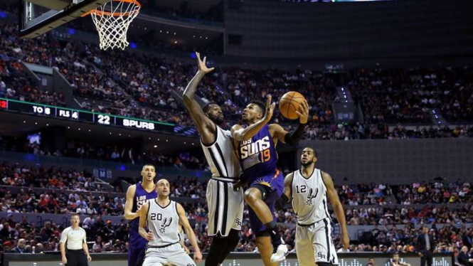 Pertandingan NBA Phoenix Suns melawan San Antonio Spurs