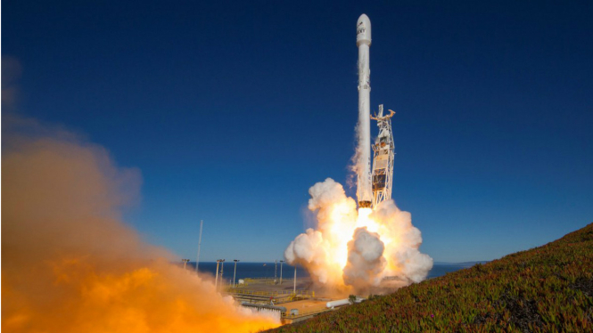 Peluncuran Falcon 9 SpaceX.