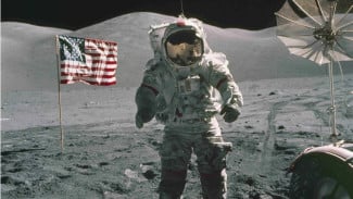 Demi Kirim Sejoli Manusia ke Bulan, NASA Reshuffle Pejabatnya