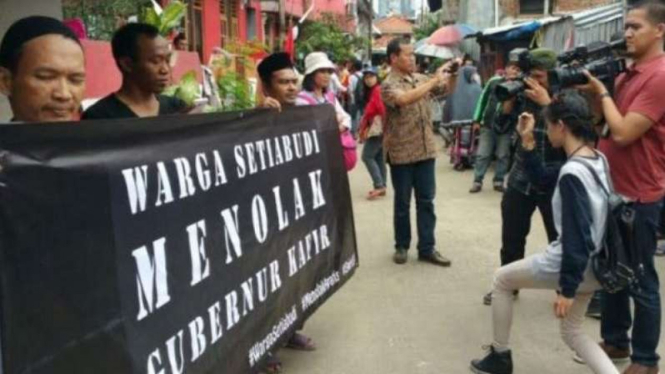 Aksi penolakan kedatangan Calon Gubernur DKI Jakarta, Djarot Saiful Hidayat, Selasa, 17 Januari 2017.