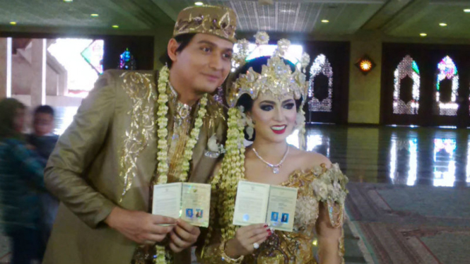Lucky Hakim dan Tiara Dewi