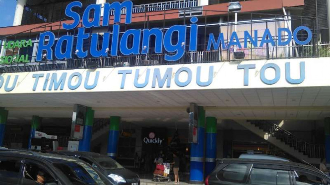 Bandara Sam Ratulangi di Manado, Sulawesi Utara, pada Kamis, 19 Januari 2017.