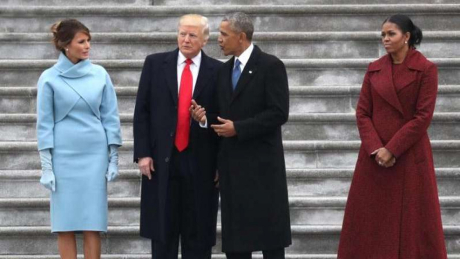 Trump-Obama bersama istri di acara pelantikan.