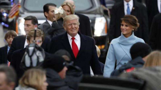 Donald Trump dan Melania saat pelantikannya sebagai Presiden AS ke-45.
