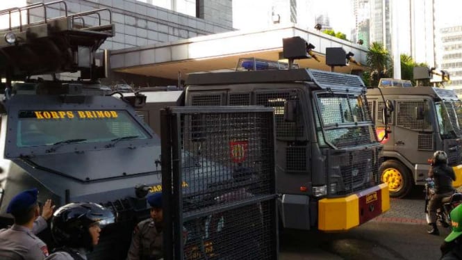 Pengamanan di Polda Metro Jaya jelang pemeriksaan Rizieq Shihab