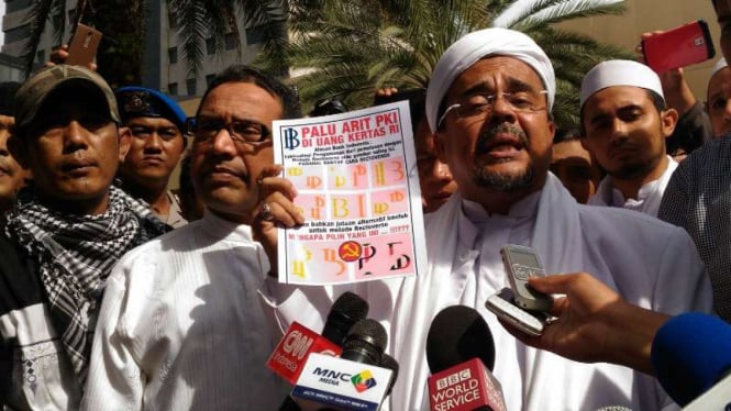 Tersangka kasus dugaan pornografi, Habib Rizieq