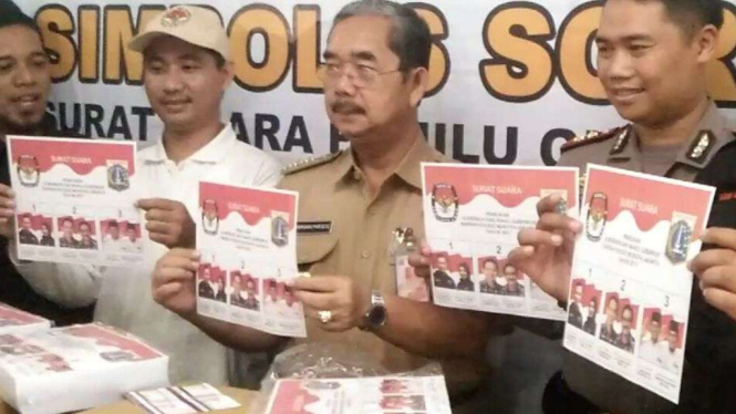 KPU DKI Jakarta mulai sortir kertas suara untuk Pilkada 2017.
