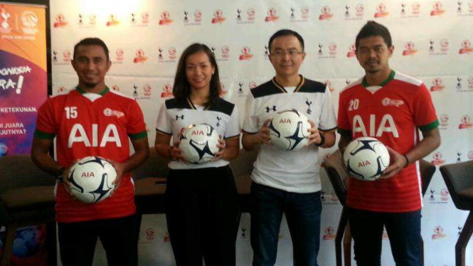 Bambang Pamungkas dan Firman Utina memimpin tim AIA Indonesia