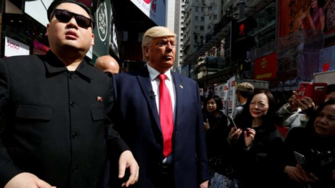 Donald Trump dan Kim Jong-un 'abal-abal' di Hong Kong.