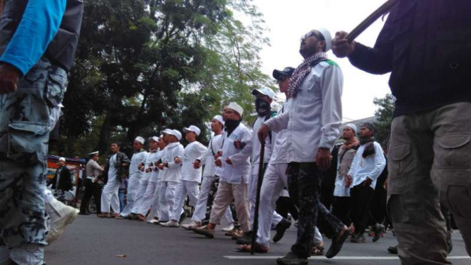 Aksi Bela Ulama di Gedung Sate Bandung