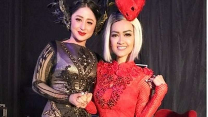 Julia Perez dan Dewi Perssik