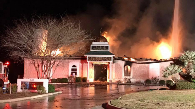 Masjid di Victoria, Amerika Serikat, terbakar.