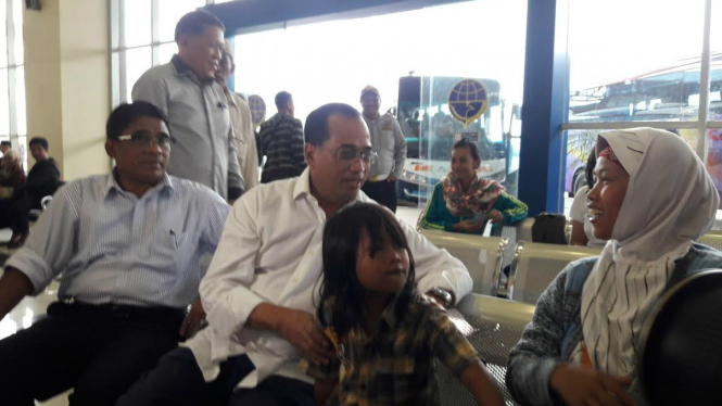 Menteri Perhubungan Budi Karya Sumadi di Terminal Terpadu Pulogebang.