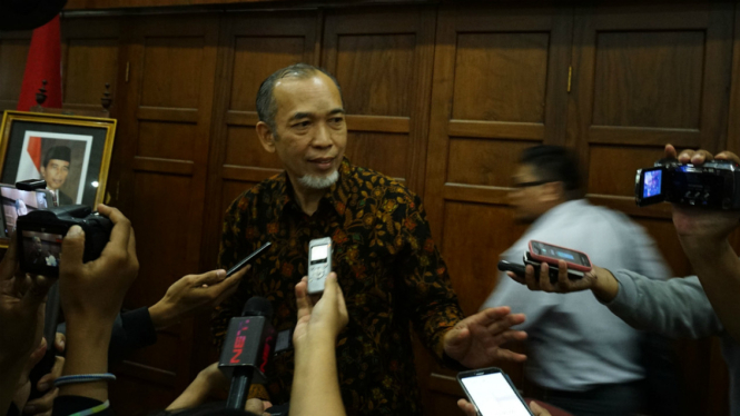 Rektor Universitas Islam Indonesia (UII) Yogyakarta, Harsoyo, mengundurkan diri dari jabatannya. 