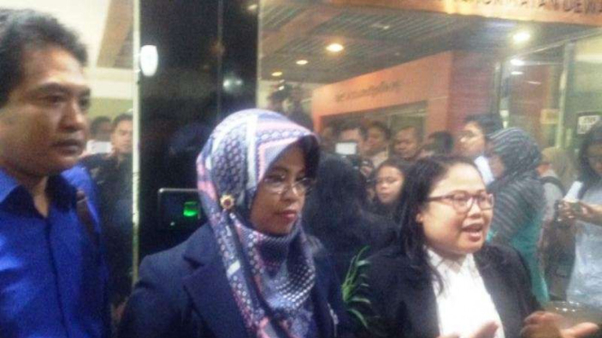 Ketua LACI Nur Halimah Cs melaporkan Fahri Hamzah ke MKD