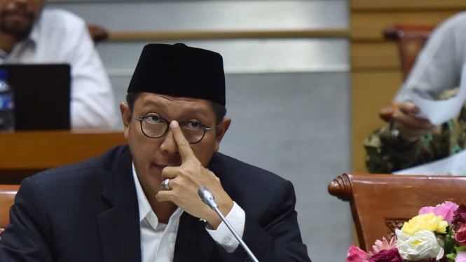 Menteri Agama Lukman Hakim Saifuddin mengikuti rapat kerja dengan komisi VIII DPR di Kompleks Parlemen, Senayan, Jakarta, Senin 30 Januari 2017.