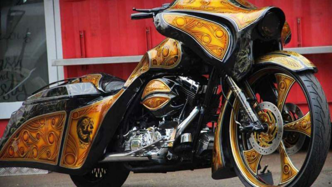 Harley Davidson bergaya bagger garapan Imagineering Custom.