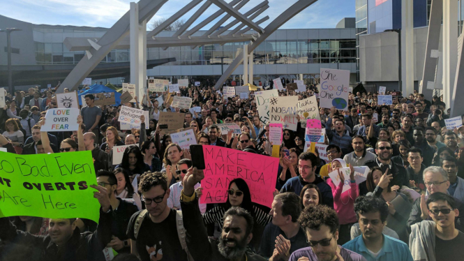 Ribuan karyawan Google protes kebijakan Trump soal larangan imigran