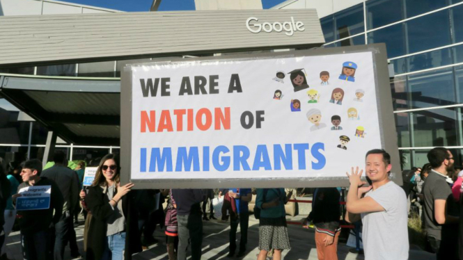 Aksi karyawan Google menolak larangan imigran Donald Trump