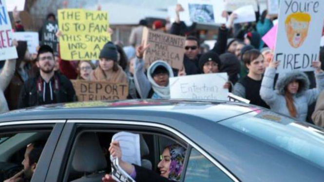 Demonstrasi anti-rasis di Atlanta, Georgia, AS.