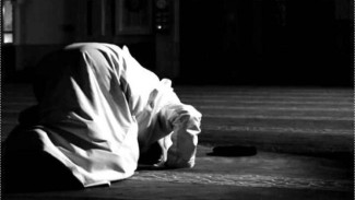 Bukan Hanya Diangkat Derajatnya, Rezeki Segera Lancar dengan Amalkan Bacaan Doa Berikut Saat Shalat Tahajud