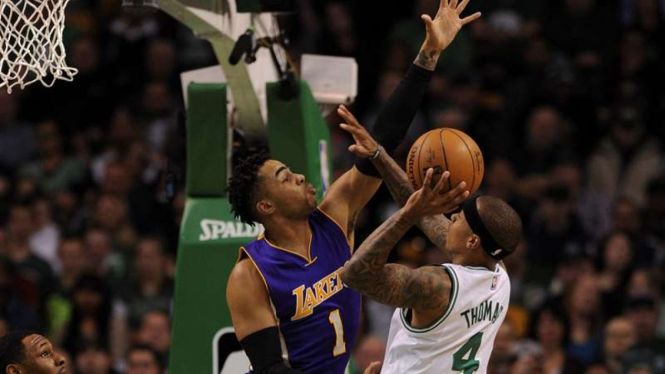 Pertandingan NBA antara Boston Celtics melawan Los Angeles Lakers