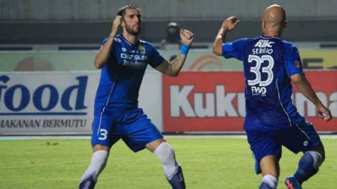 Pemain Persib Bandung, Vladimir Vujovic dan Sergio van Dijk