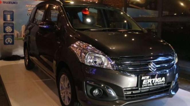 Ertiga diesel hybrid di sela peluncuran.