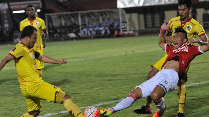 Pertandingan Bali United vs Sriwijaya FC