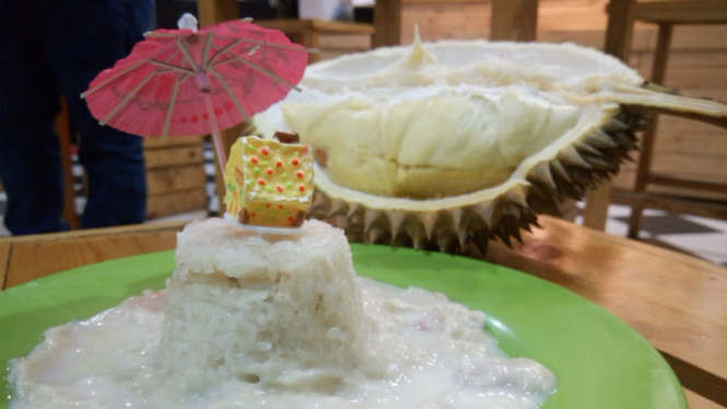 Sticky rice durian