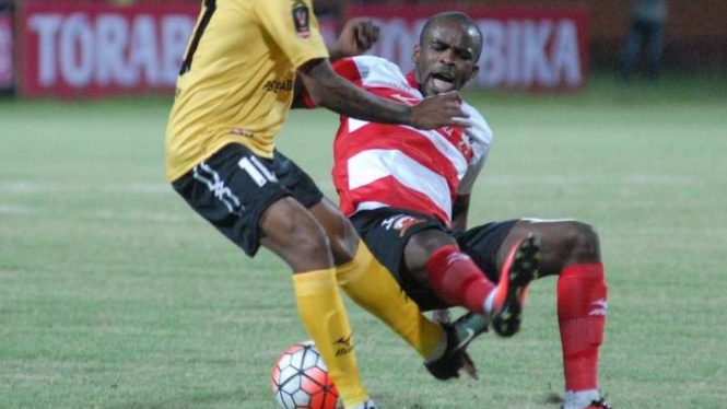 Pemain Madura United, Greg Nwokolo