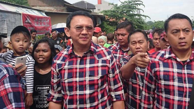 Calon Gubernur DKI, Basuki Tjahaja Purnam di Cakung.