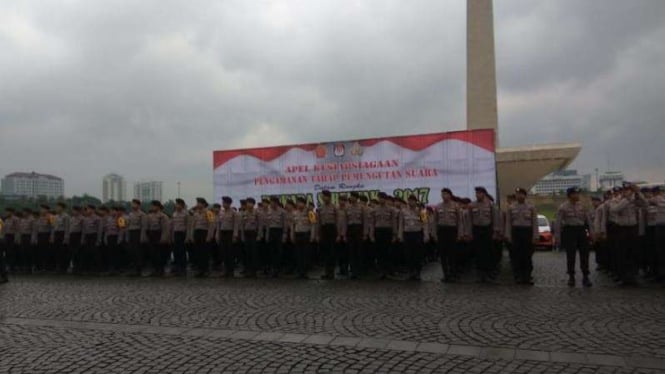 Apel kesiapan aparat di Lapangan Monas. 