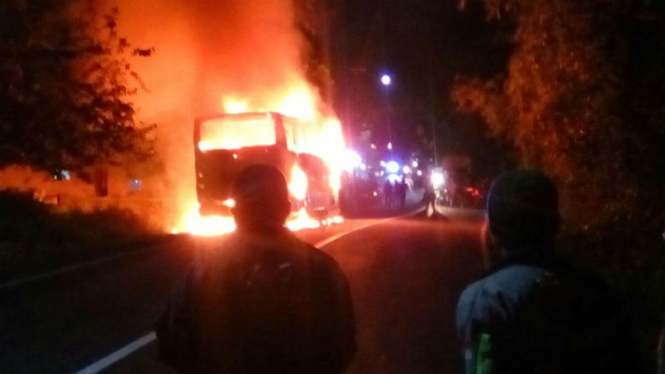 Bus terbakar. (Foto ilustrasi).