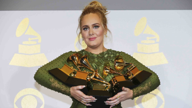 Adele borong piala di Penghargaan Grammy Award 2017