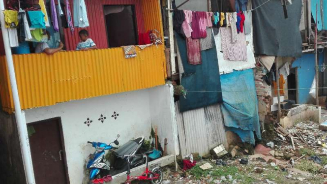 Rumah warga di Kampung Pulo, Jakarta Timur, sempat tergenang banjir.