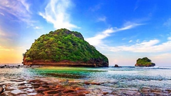 Pantai Goa Cina, Malang.