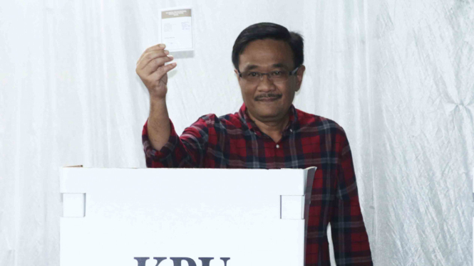 Cawagub Djarot gunakan hak pilih di Kuningan, Jakarta Selatan.