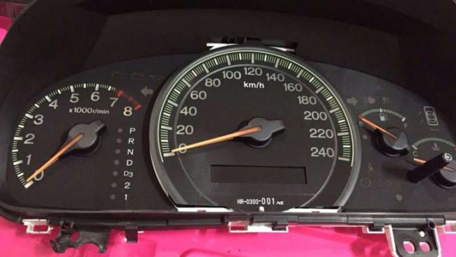 Speedometer mobil buatan luar negeri