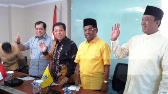 Ketua Umum Partai Golkar Setya Novanto bersama pengurus teras partai.