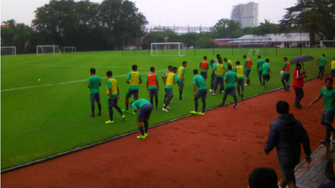 Suasana latihan Timnas Indonesia U-22
