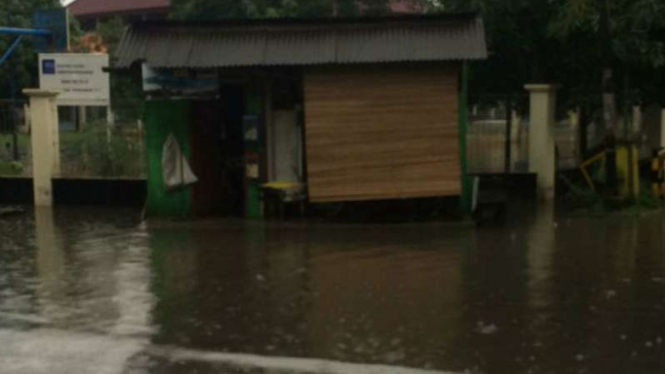 Kompleks Departemen Perdagangan Ciledug, tergenang air 30 cm