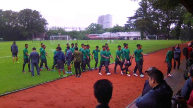 Pemain Timnas Indonesia U-22 dalam sesi latihan.