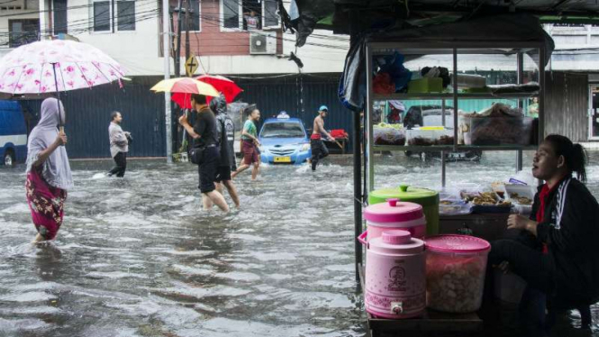 Banjir menggenangi  kawasan Sawah Besar, Jakarta Pusat, Selasa, 21 Februari 2017
