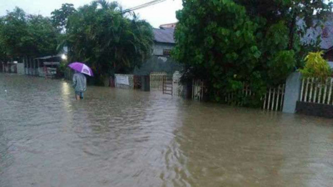 Banjir di Kota Manado, Sulawesi Utara, pada Selasa, 21 Februari 2017.