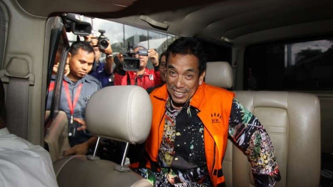 Wali Kota nonaktif Madiun, Bambang Irianto, usai diperiksa penyidik KPK.