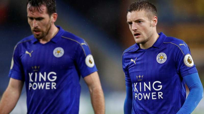 Penyerang Leicester City, Jamie Vardy (kanan)