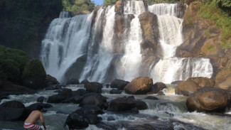 Curug Malela Buat Dengkulku Lemas
