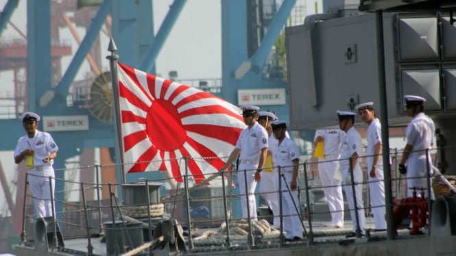 Tiga Kapal Militer Jepang Bersandar di Jakarta